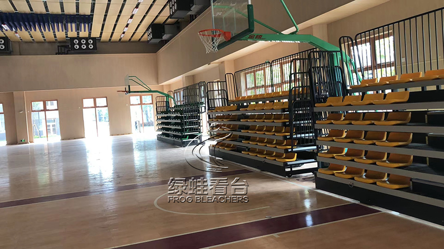 廣州斐特思公學籃球館看臺座椅